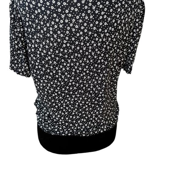 American Eagle Soft & Sexy women’s T-shirt size XL black white floral print - Picture 3 of 7
